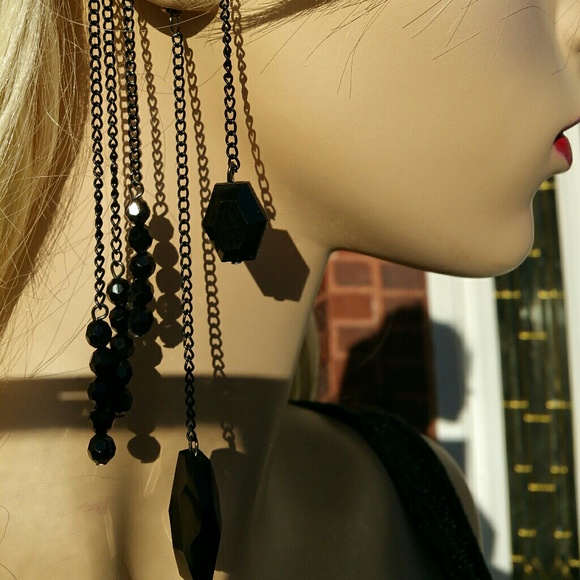 Black jewel ear hoop/cuff - Picture 1 of 2